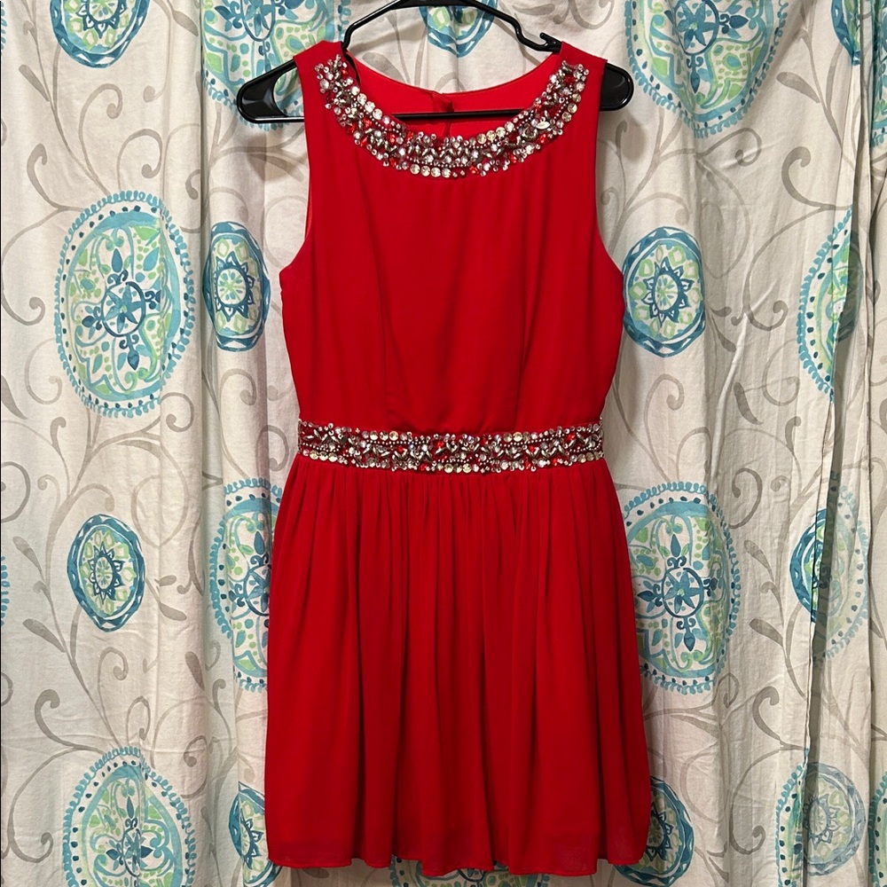 Chic Red Sleeveless Dress